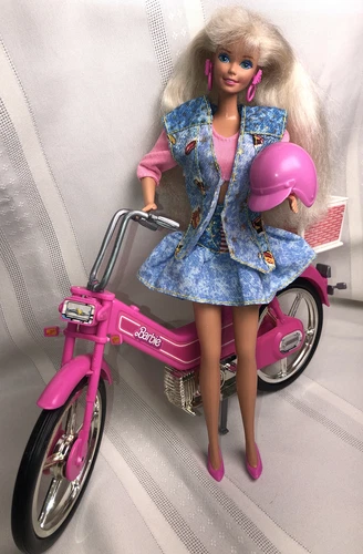 VTG Barbie & Barbie Moped Motor Bike "With Realistic Motor Sounds" 1983