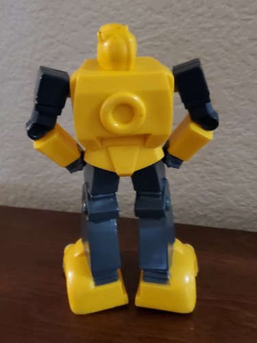 Universal Studios Bumblebee Transformer Exclusive 2013 Gen 1 Figure Rare - Picture 6 of 7