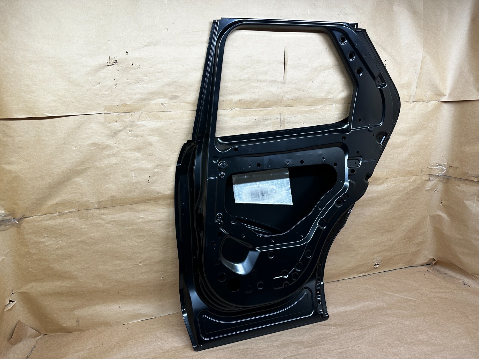 NEW 20172023 Land Rover Discovery Rear Door Right RH Side OEM LR080197