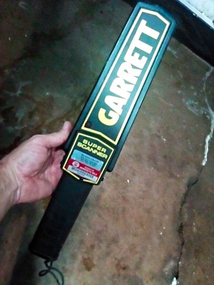 Garrett Super Scanner Handheld Metal Detector Security Wand for Security Use