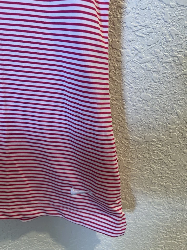 Camisa de golf para mujer Nike talla grande rosa blanco a rayas. Foto 3 de 3