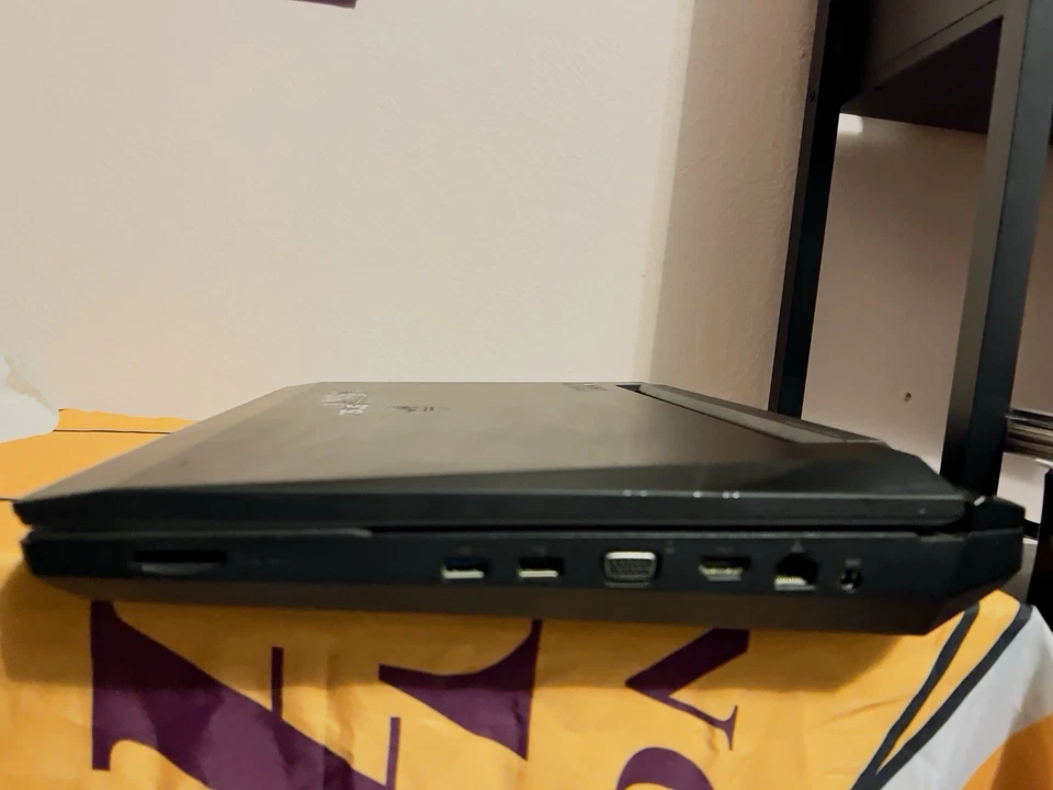 ASUS Gaming G74S I7 Powers On Charger Included Missing Battery - Image 4 of 4