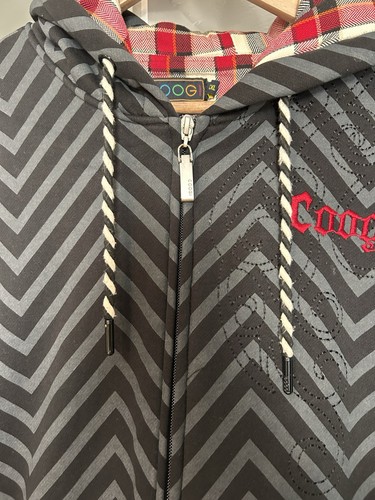 Coogi Zip Up Sweater Red/Black Chevron Made In India XXL Pockets Hood RN 111642 - Picture 4 of 10