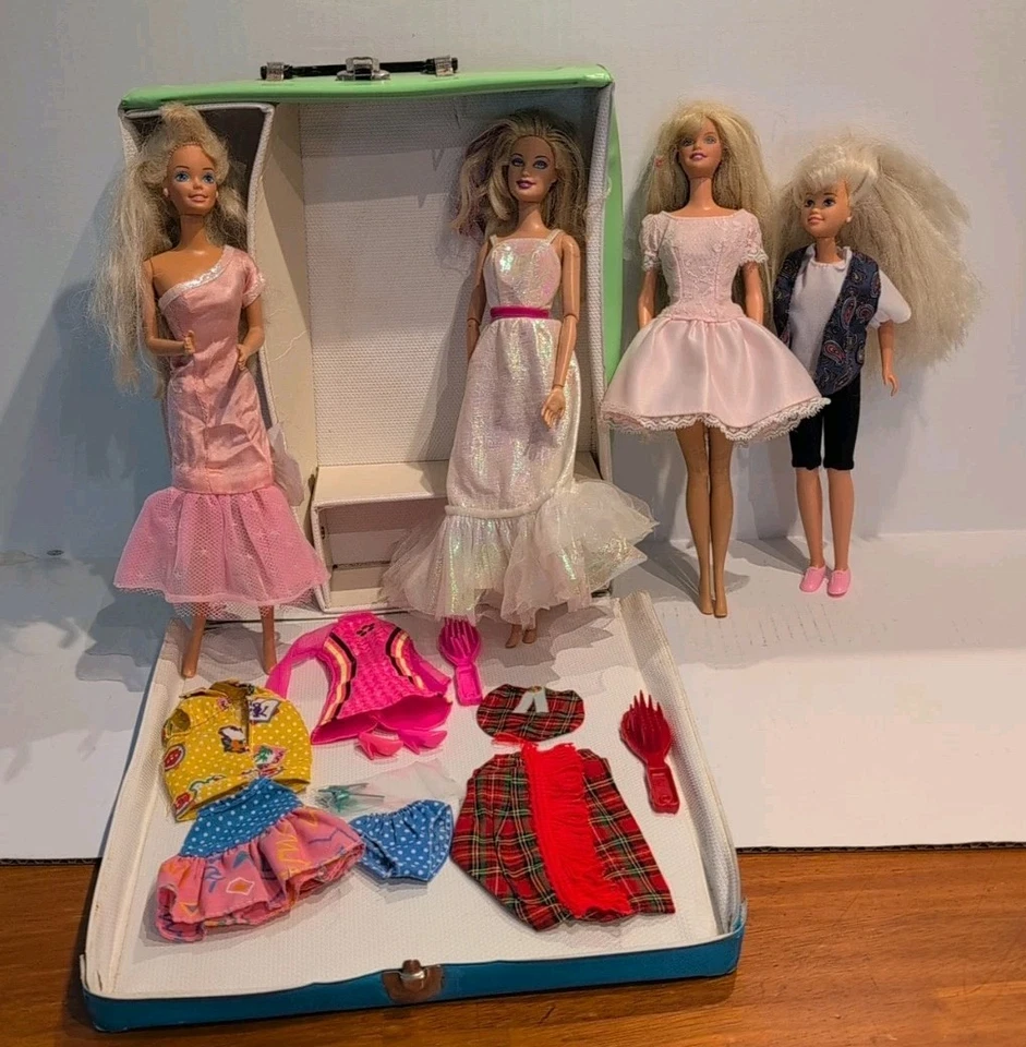 Estuche para muñecas Barbie vintage 1968 azul, 4 muñecas y ropa, accesorios  Foto 2 de 4