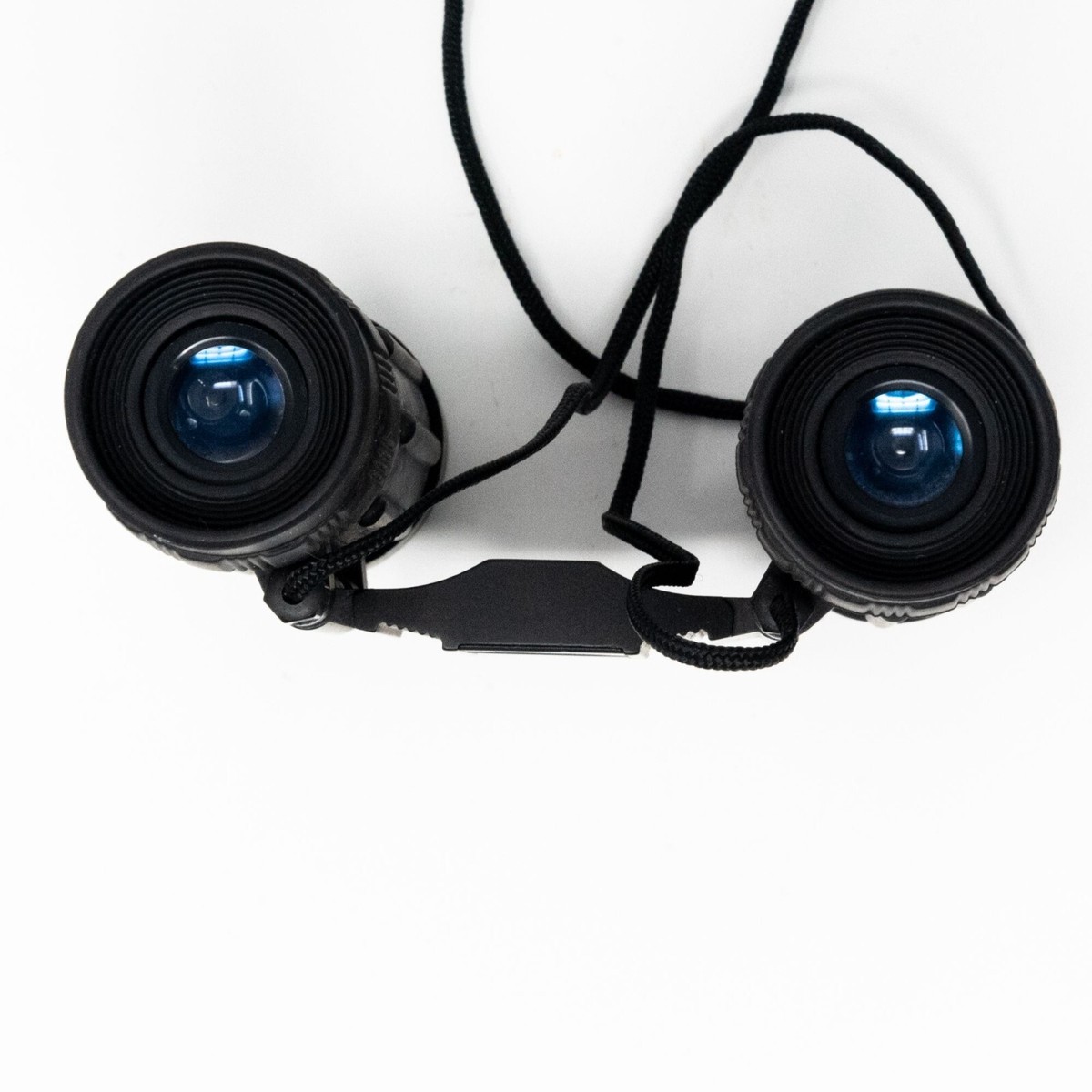 Simmons SCL Model 1190 8x21 Binoculars With Neck Strap For Outdoor