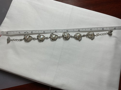 Jewellery Gorgeous Silver Tone & Baroque Pearls, Rhinestone Bracelet - Picture 7 of 7