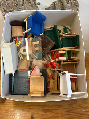 (RB)5025-4242, Bundle of Vintage Dolls House Furniture, Toys, Decorations