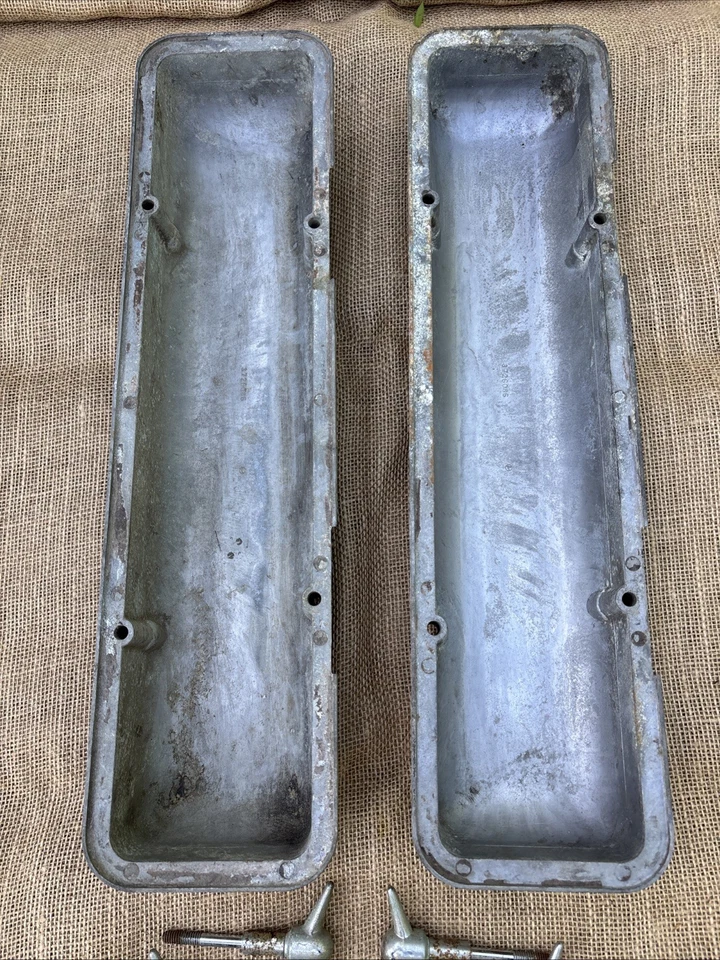 Par de cubiertas de válvula de aluminio de 7 aletas OEM GM Chevrolet Corvette 3726086 - 7 pernos de ala Foto 3 de 4
