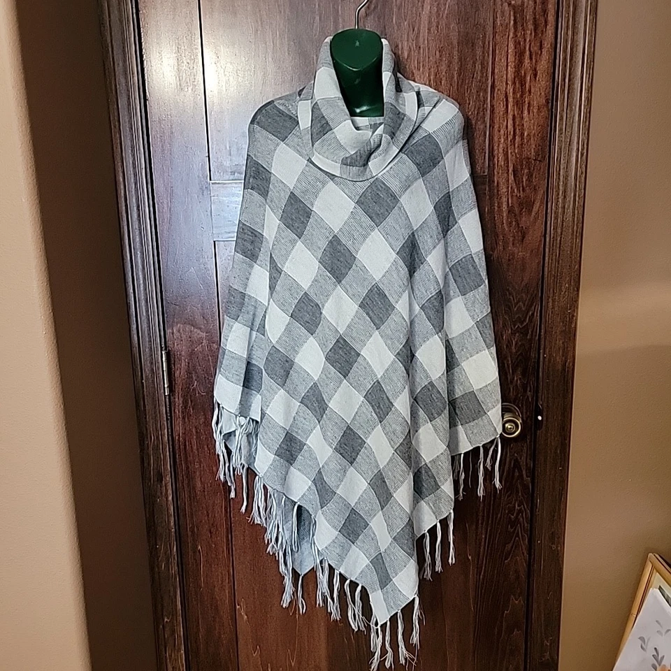 Gray Checked Med Large Wool Blend Poncho Cape the Limited Fringe Womens Cowl nec - Image 2 of 4