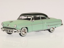 Lincoln Capri Parklane 1954 light green diecast model car 694 Mini-GT 1:64