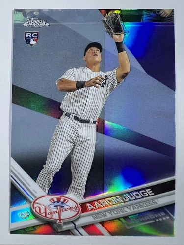 New Listing2017 Topps Chrome - Aaron Judge #169 Refractor Catching (RC) See My Other Listin