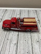 First Gear 19-2044 1951 Ford F-7 Fire Truck US Navy 1:34 Scale