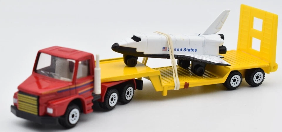 SIKU 1612 Scania Truck Low Loader with Space Shuttle USA. metal. Germany - Image 3 of 4