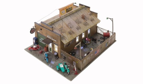DEUCE'S BIKE SHOP CONSTRUIDO Y LISTO A ESCALA HO POR WOODLAND SCENICS-COMPLETAMENTE CONSTRUIDO - Imagen 5 de 7