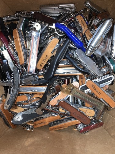 TSA Confiscated Pocket Knives/Multitools Lot! - Picture 2 of 3