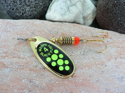 SPINNER MEPPS AGLIA BLACK FURY IN GOLD MIT PUNKTEN IN FLUO GELB ALLE GROESSEN 
