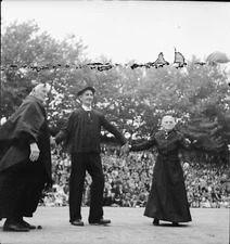 BASQUE COUNTRY c. 1946 - Elderly Dancers - 2 Negatives 6 x 6 - NAQ 104