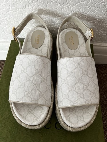 GUCCI DAMEN-PLATEAUSANDALE WEISS SUPREME PRINT GRÖSSE EU 41,5 (UK 8,5)