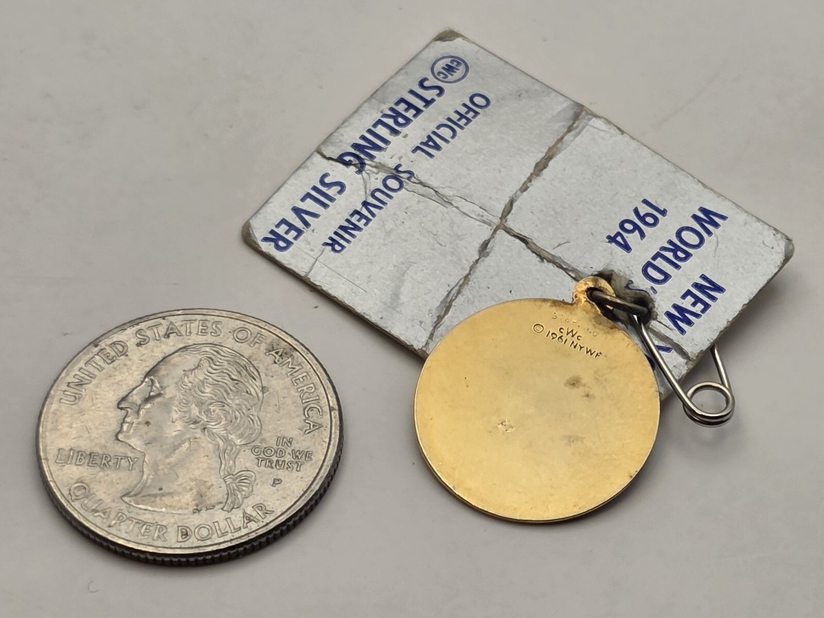 NOS 1961 cWc Worlds Fair 1964 1965 New York 20mm Sterling Silver