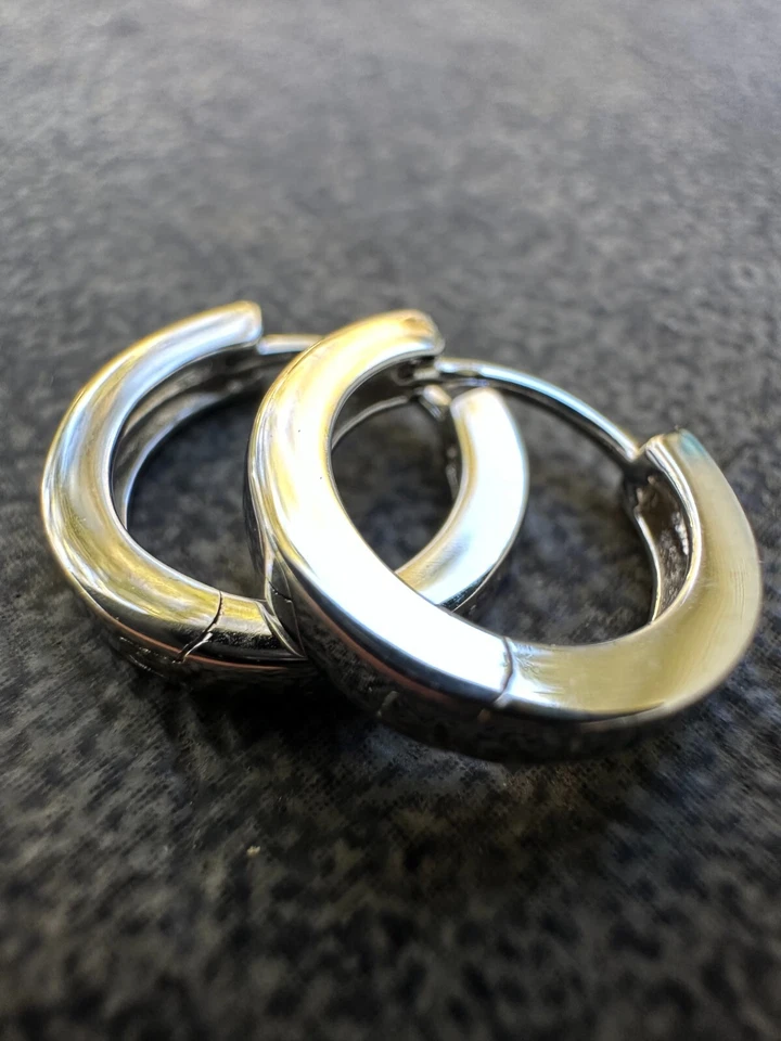 Real Solid 925 Sterling Silver Hoops Mens Ladies Small Huggie Hoop Earrings - Image 4 of 4