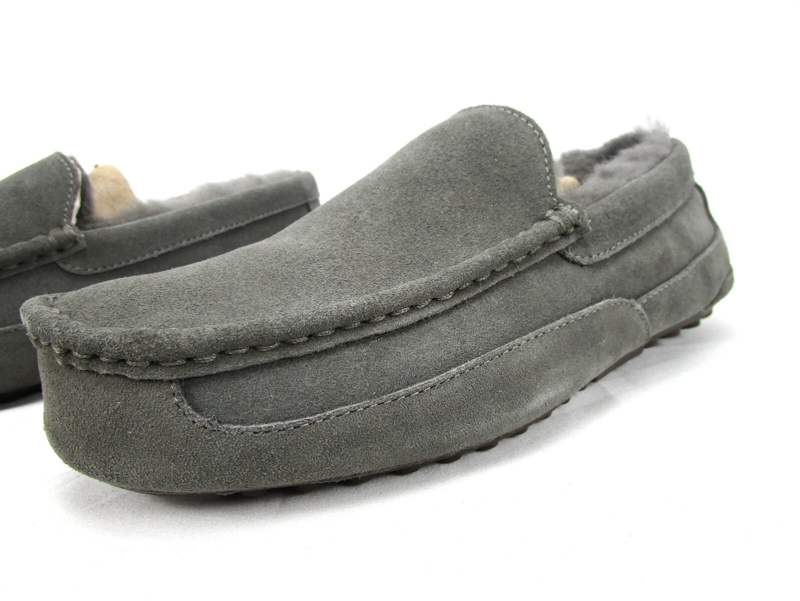 Chaussons mocassin homme signature Kirkland en peau de mouton et daim gris laine peluche douce