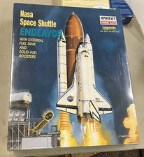 Minicraft NASA Space Shuttle Endeavor Model Kit Factory Sealed NOS 1:144 Scale