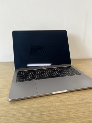 MacBook Pro 2019 - READ