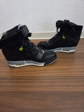     +1                    Die Nike Air Revolu...