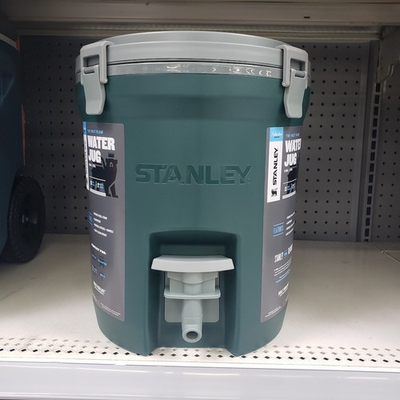 #ad Brand New Stanley Adventure Water Jug 2gallon 7.5L Green New sealed box $55.00