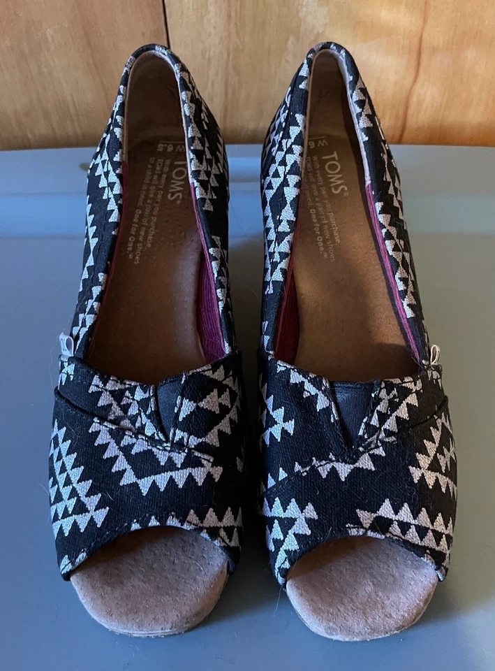 Tom's женщин размер 6,5 черный белый пробковый на танкетке каблуки туфли заглянуть носок Tribal печати - Изображение 2 из 4