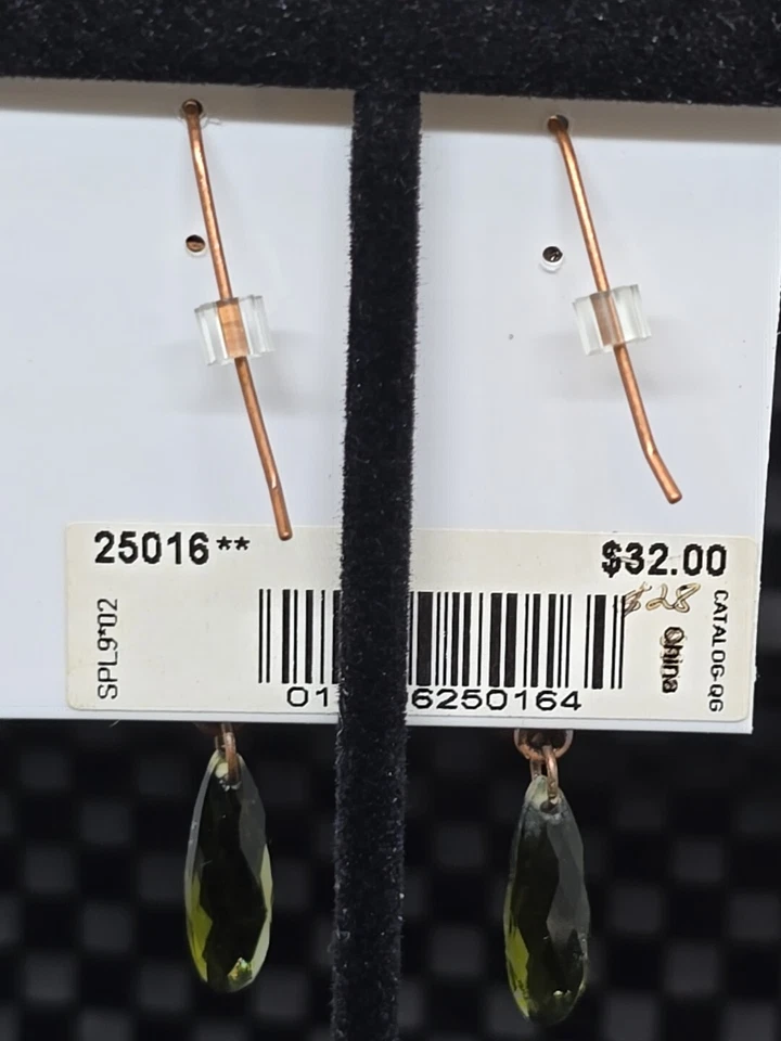 Pendientes marca boutique 1928 nuevos en tarjeta cobre verde piedra detalles estilo retro  Foto 4 de 4