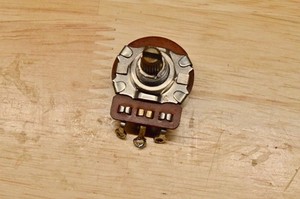 Vintage 1975 CTS 250k used Potentiometer 1377551 1/4 split shaft