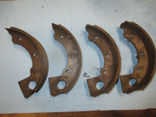 JOHN DEERE 316 318 330 332 420 TRACTOR REAR BRAKE SHOES (4) AM116982 $455+ JD