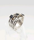 Sterling Silver Vintage Hammered Floral Detail 5 Band Onyx Ring Size 8.5 — photo 4