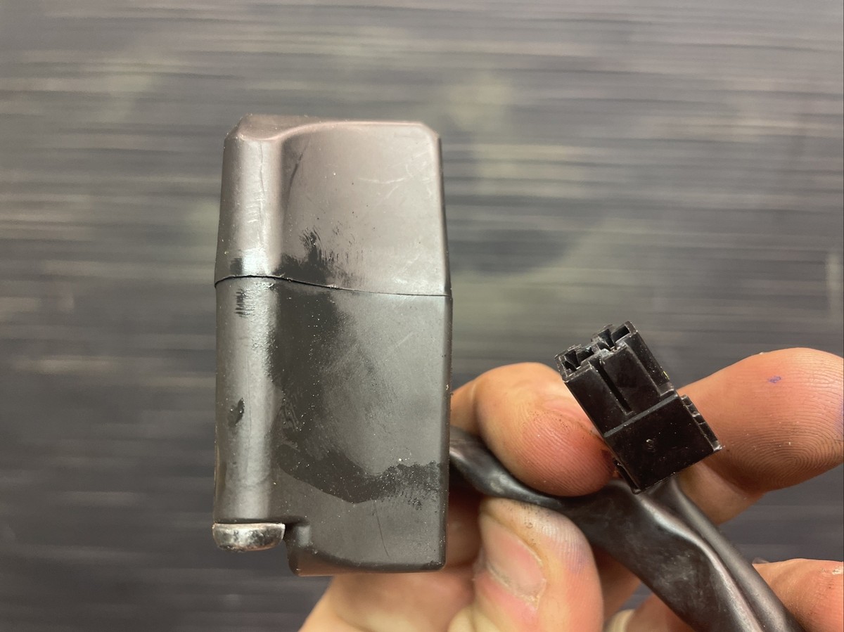 おは 2014 Kawasaki Ninja ZX10R Right side handlebar switch, start