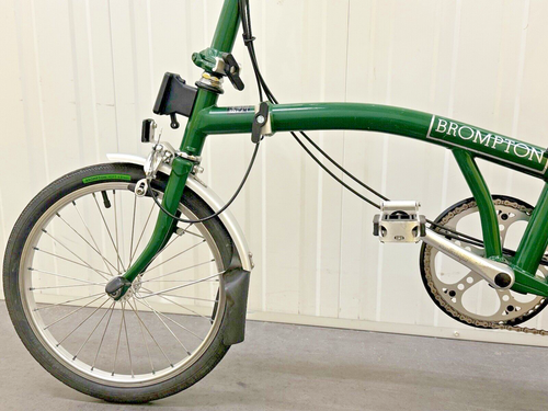 Brompton 3 Speed - Racing Green - 1 Year Warranty - Excellent Condition - Picture 3 of 8