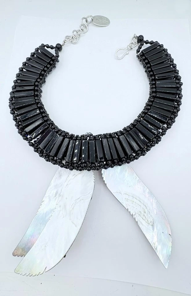 Collar distintivo firmado de marcasita de labradorita de Vilaiwán y nácar negro Foto 4 de 4