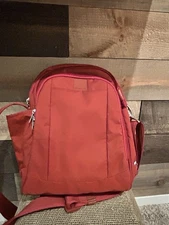 Pacsafe Metrosafe LS250 ECONYL Anti-Theft Shoulder Bag Vintage Red