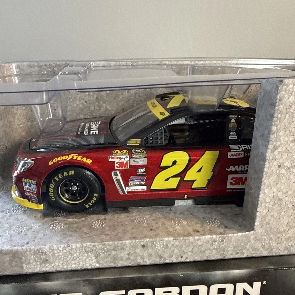 Jeff Gordon 2015 AARP Ride With Jeff Iron Man 2015 SS 1:24 Nascar fundido a presión Foto 4 de 4