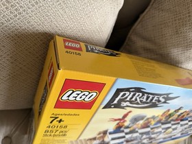 LEGO Pirates: Pirates Chess Set (40158) - factory sealed, retired, genuine