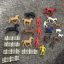 VTG Plastic Cowboys and Horses Fences Toys Lot of 26 Marx Tim-Mee