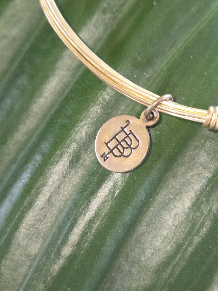 Brazalete brazalete hecho a mano de jade natural Foto 2 de 4