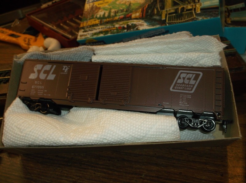 H O Athearn 50ft, .Auto Box Car. Sea Board Coast Line  S C L . New in Box .