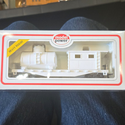 Model Power HO Scale Heavy Weight Freight Car Unpainted White Plastic