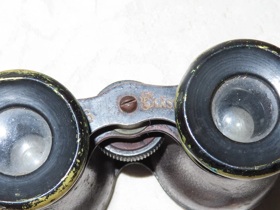 Antikes Fernglas mit Lederriemen mit Hersteller! - Bild 4 von 4