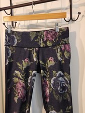 LULULEMON Wunder Under Tight Leggings Women Size 8 Floral Needlepoint Yoga Gym