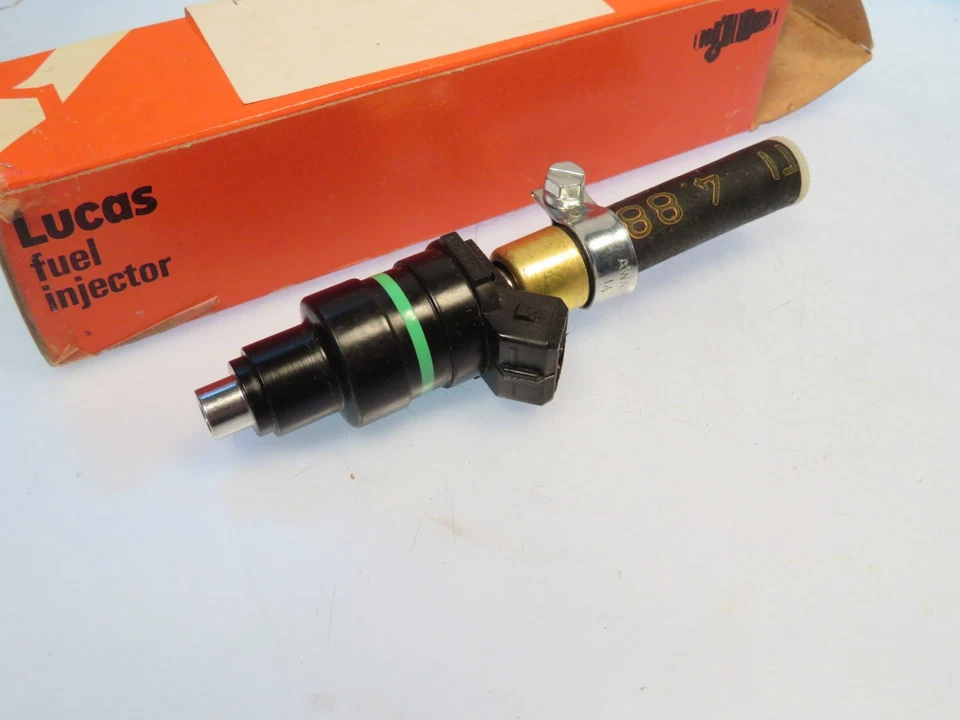 Inyector de combustible para BMW 528i 530i 630CSi y Porsche 928 marca Lucas 5208005 Foto 3 de 3