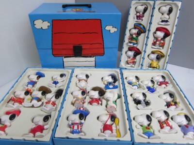SNOOPY World Tour 2 -Collection Box set | eBay