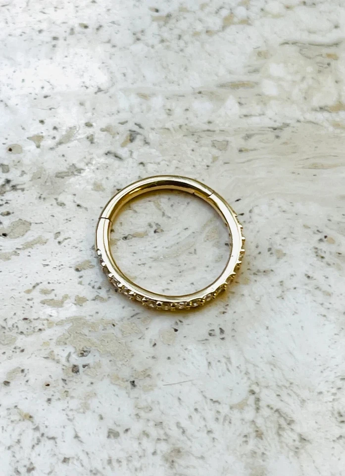 Aro con bisagras clicker de oro macizo de 14K con montura lateral joyería de diamantes naturales Foto 3 de 4