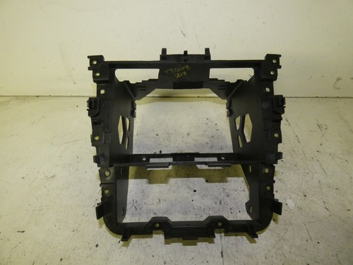 Radioschacht VW Golf V 5 Variant BJ 2007 1K0858089